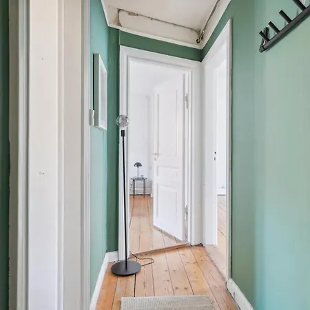 Apartment - 2br Sophisticated Urban Retreat *