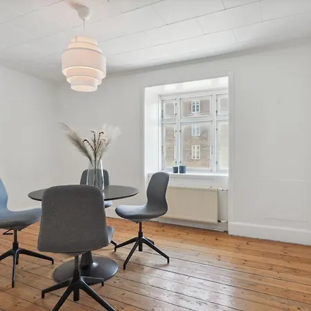 - 2br Sophisticated Urban Retreat Copenhagen