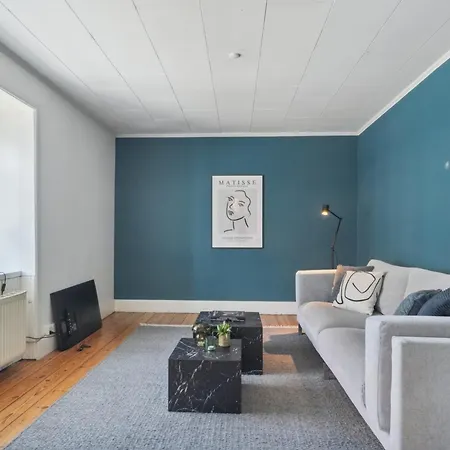 - 2br Sophisticated Urban Retreat *
