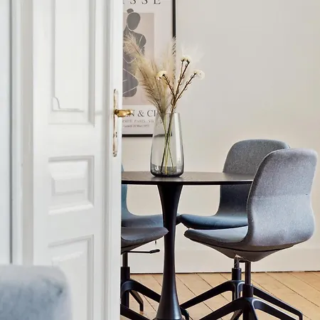 Apartamento - 2br Sophisticated Urban Retreat